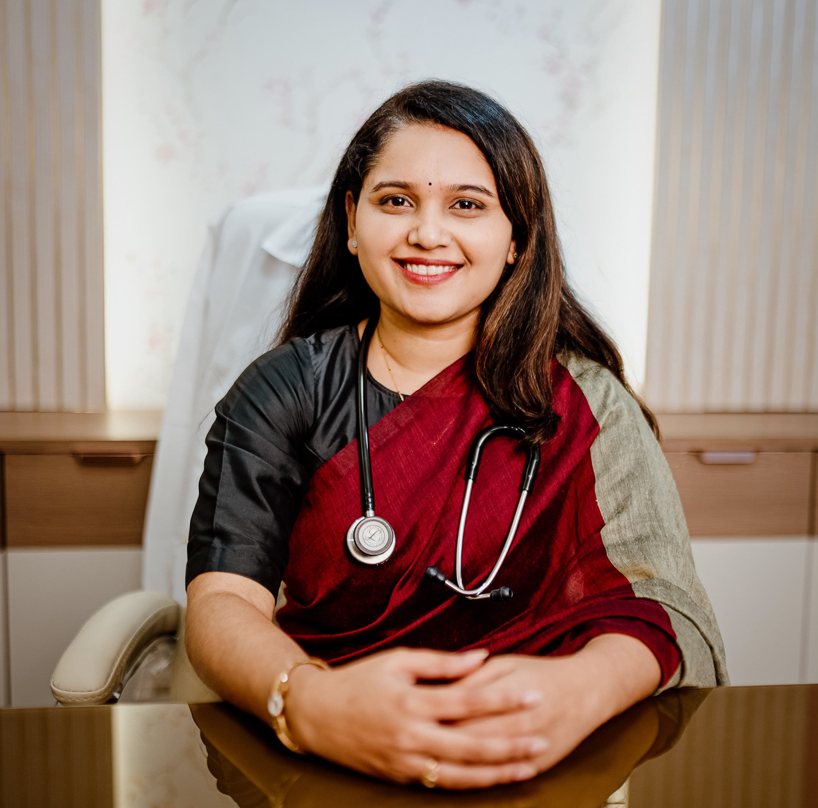 Dr. Pooja Wadgaonkar Patil - Expert Obstetrician and Advanced Laparoscopic Surgeon Pune